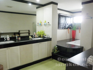 Condo for sale in very nice neighborhood. spacious 3 bedrooms Size 300 sq.m. Tastefully furnished.