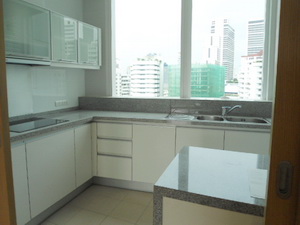 New and luxury condo for sale near Asok BTS. 2 + 1 bedrooms 127 sq.m. Very good price. Modern, Bright and good facilities. Special Price !!! Very high floor!!!