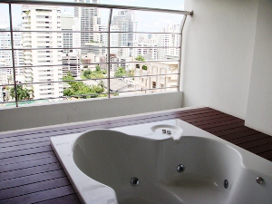 Condo for sale in Bangkok Asok area.Nice balcony with Jacuzzi. Huge 2 bedrooms 155 sq.m. duplex style. Easy access to Asok BTS