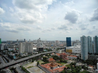 Very special price Brand new Penthouse (Top floor & Very high ceiling) for sale in Bangkok Sathorn area 92 sq.m. Fully furnished 3 bedrooms. Very high floor with view of Chaopraya River. Unique property!!!