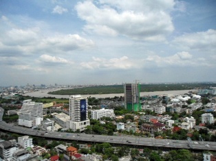 Very special price Brand new Penthouse (Top floor & Very high ceiling) for sale in Bangkok Sathorn area 92 sq.m. Fully furnished 3 bedrooms. Very high floor with view of Chaopraya River. Unique property!!!