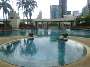 Full facilities compound in Sathorn. Active location. Condo for sale in Sathorn with nice pool view and unblocked view. Homy and comfortable living. 94 sq.m. 2 bedrooms