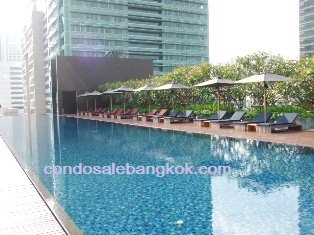 Condo for sale in Bangkok Sathorn area Modern style building Nicely furnished 3 bedrooms 197 sq.m. at 
