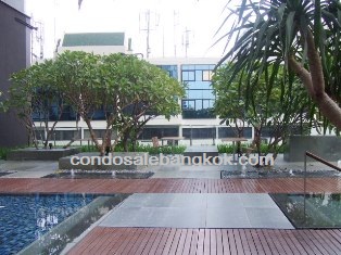 Condo for sale in Bangkok Sathorn area Modern style building Nicely furnished 3 bedrooms 197 sq.m. at 